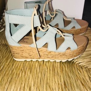 SOREL Women’s Cameron Faltform Lace Sandals. Excellent Condition. Size 7.5